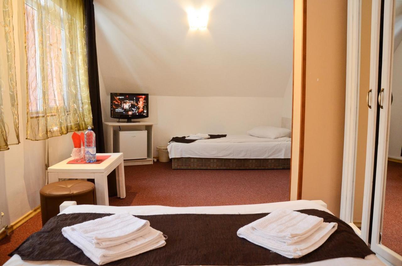 Pensiunea Happy Inn Vatra Dornei Esterno foto