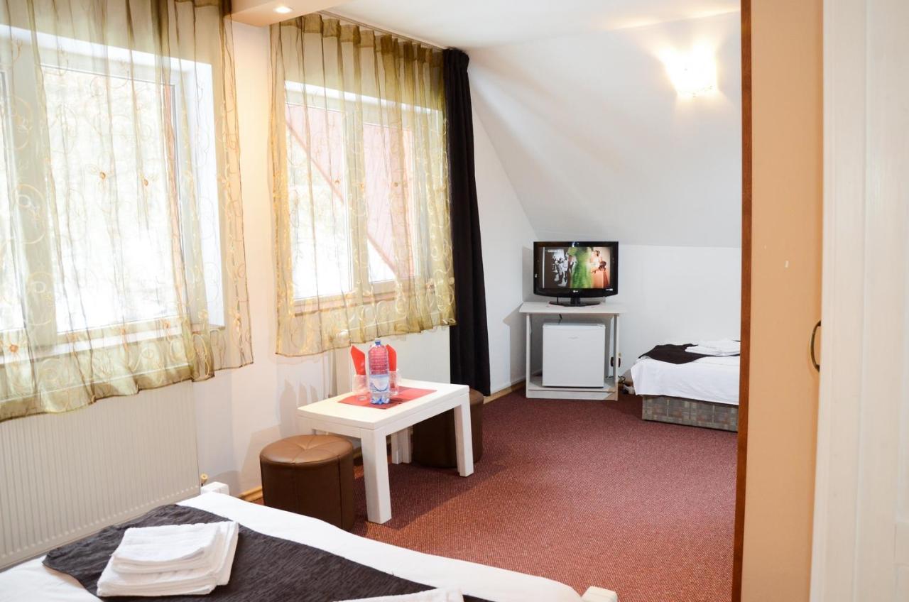 Pensiunea Happy Inn Vatra Dornei Esterno foto