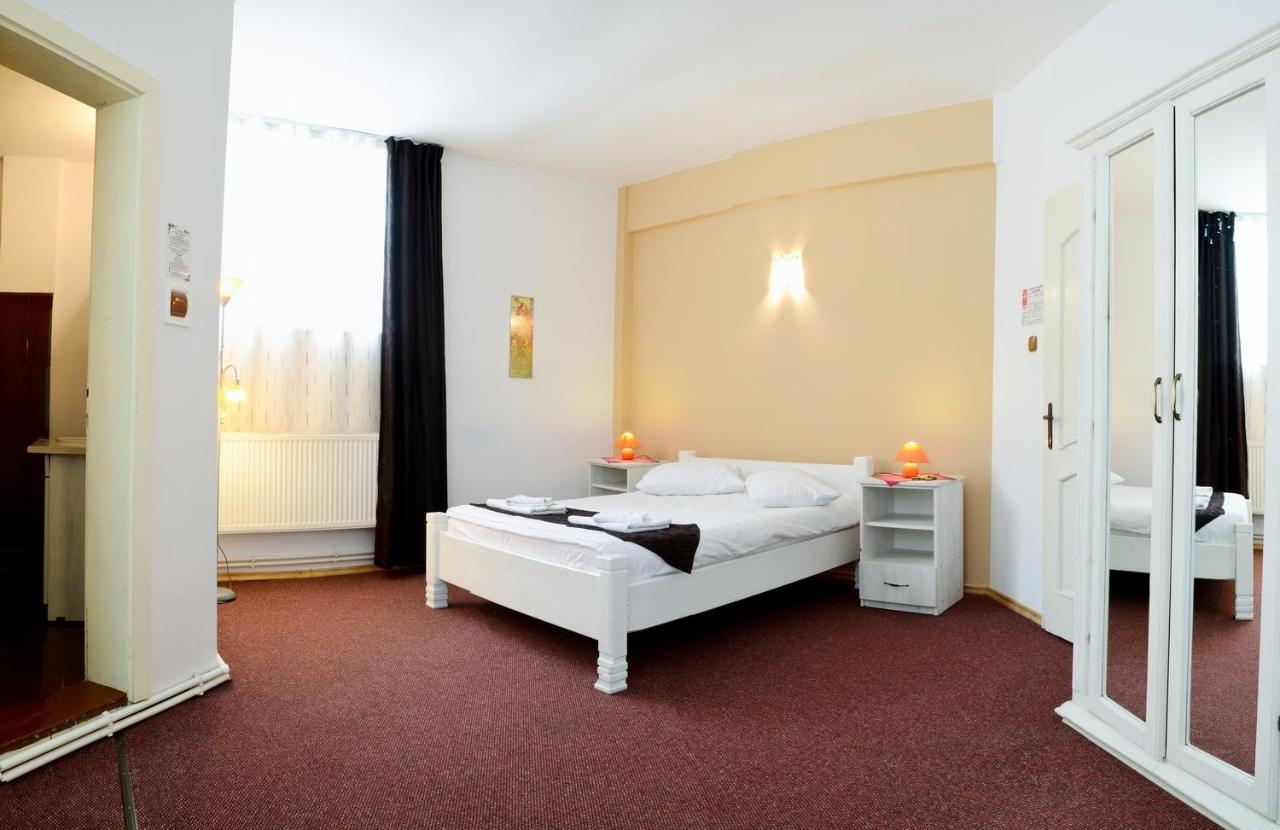 Pensiunea Happy Inn Vatra Dornei Esterno foto